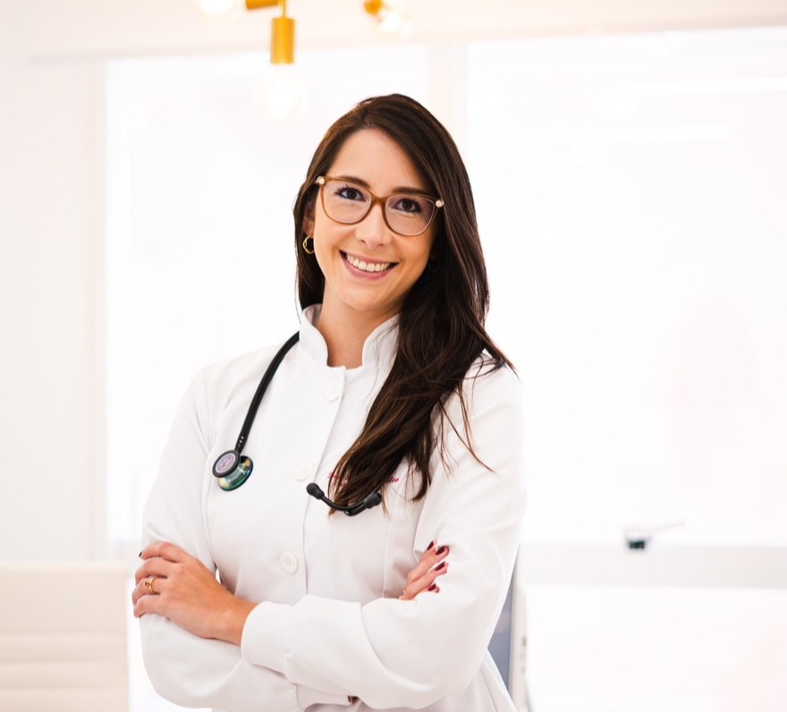 Dra. Stephanie Scalco, médica infectologista em Porto Alegre